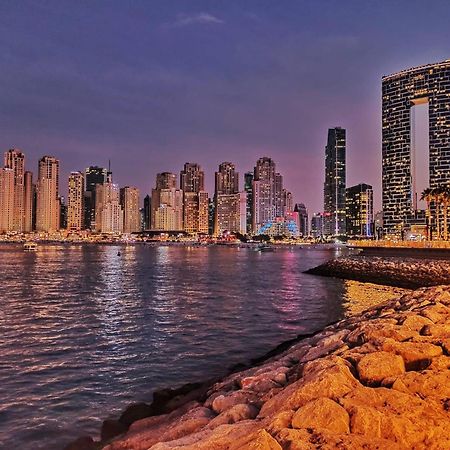 Seaview Beach Hostel Jbr - Walk To Beach - Gym - Pool - Metro Station Dubai Eksteriør billede