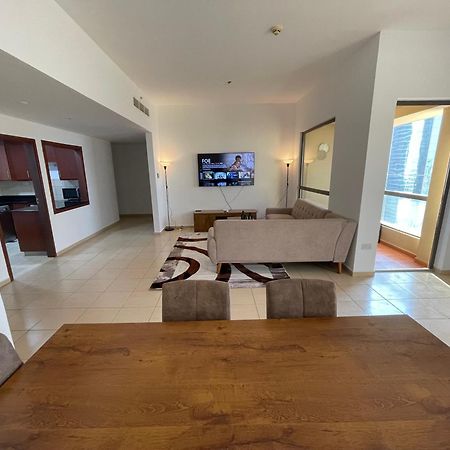 Seaview Beach Hostel Jbr - Walk To Beach - Gym - Pool - Metro Station Dubai Eksteriør billede