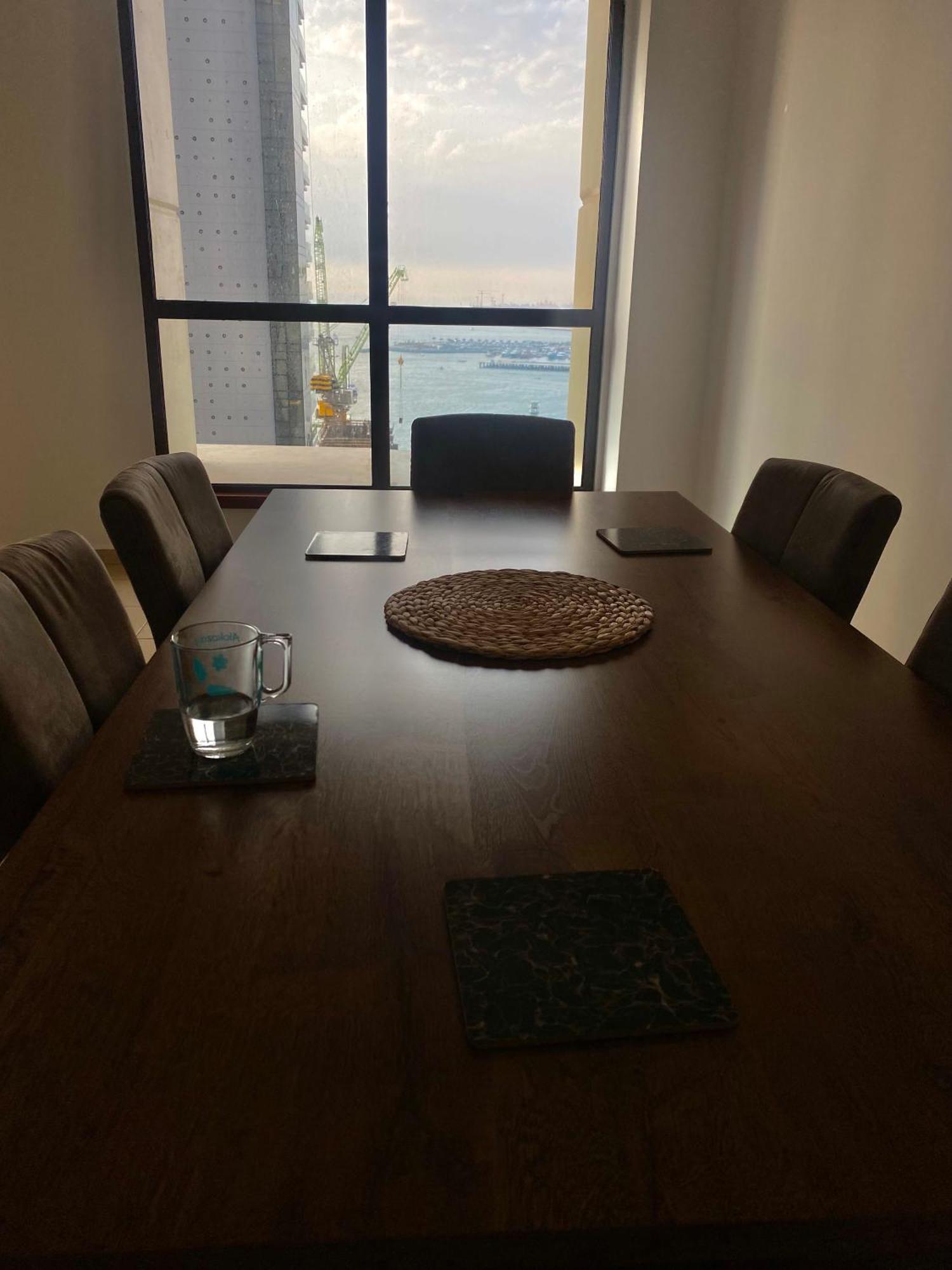 Seaview Beach Hostel Jbr - Walk To Beach - Gym - Pool - Metro Station Dubai Eksteriør billede