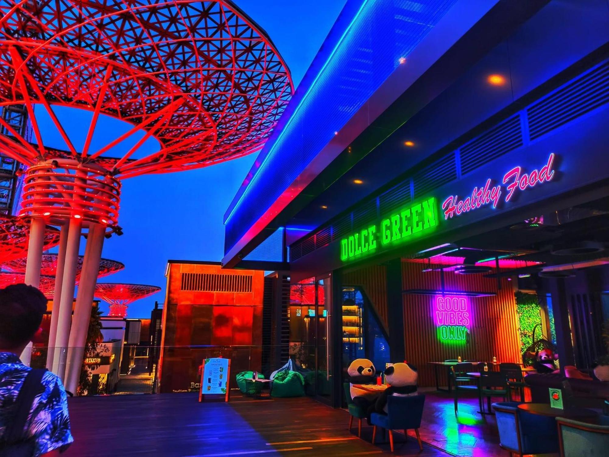 Seaview Beach Hostel Jbr - Walk To Beach - Gym - Pool - Metro Station Dubai Eksteriør billede