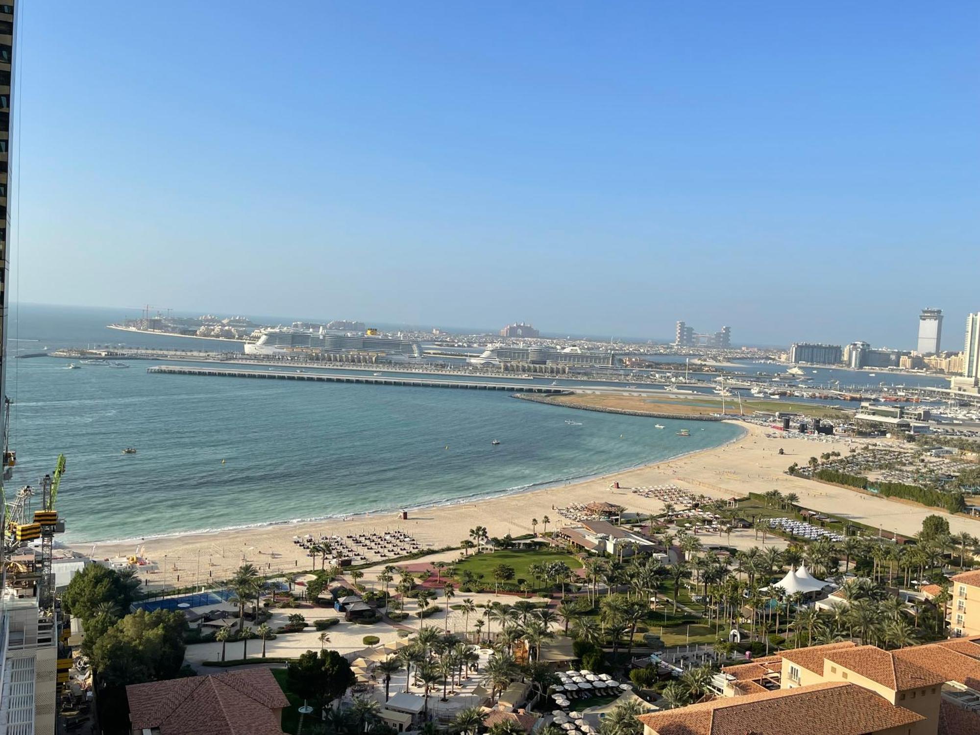 Seaview Beach Hostel Jbr - Walk To Beach - Gym - Pool - Metro Station Dubai Eksteriør billede