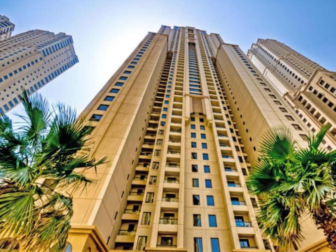 Seaview Beach Hostel Jbr - Walk To Beach - Gym - Pool - Metro Station Dubai Eksteriør billede