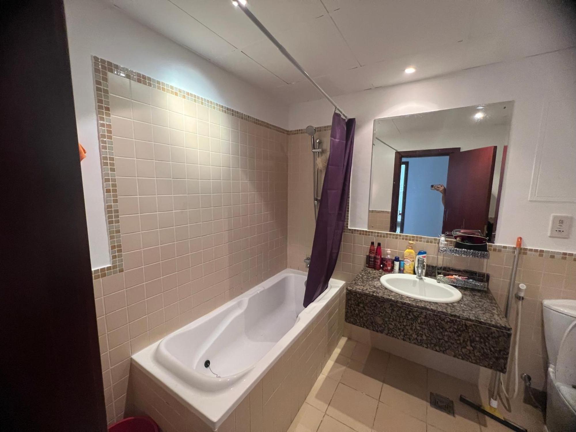 Seaview Beach Hostel Jbr - Walk To Beach - Gym - Pool - Metro Station Dubai Eksteriør billede
