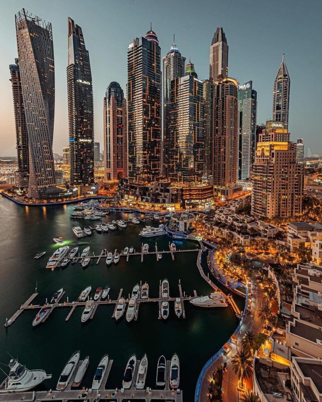Seaview Beach Hostel Jbr - Walk To Beach - Gym - Pool - Metro Station Dubai Eksteriør billede
