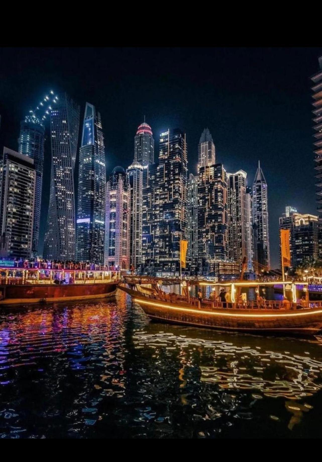 Seaview Beach Hostel Jbr - Walk To Beach - Gym - Pool - Metro Station Dubai Eksteriør billede